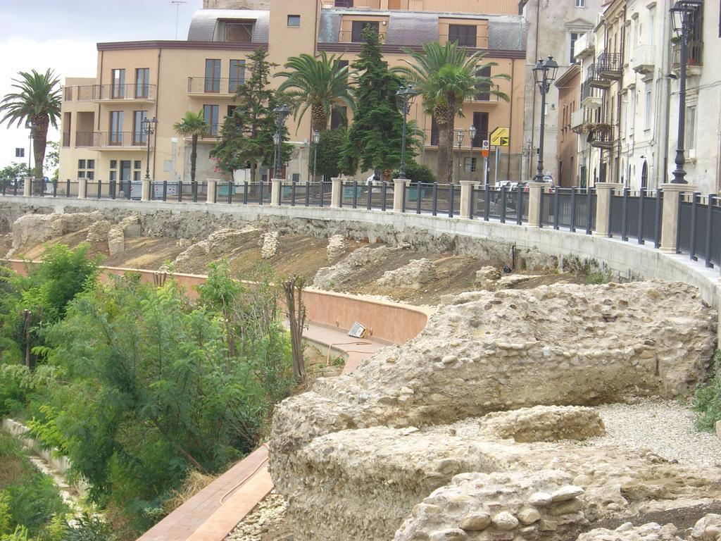 Medieval Apartment Vasto Exterior photo